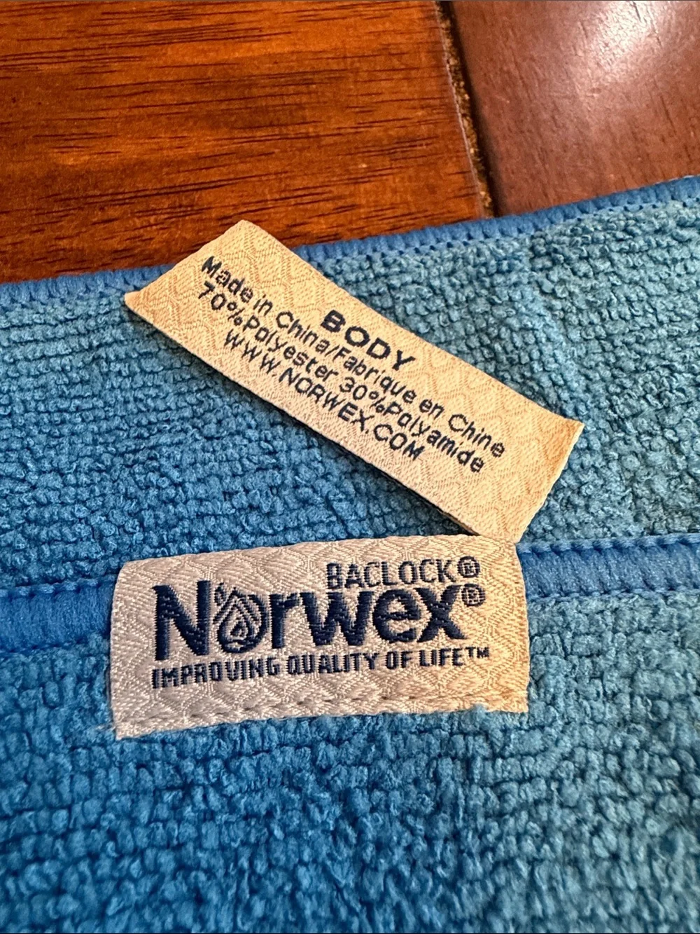 Norwex Blue Microfiber Bath Cloth Set with Geo Trim